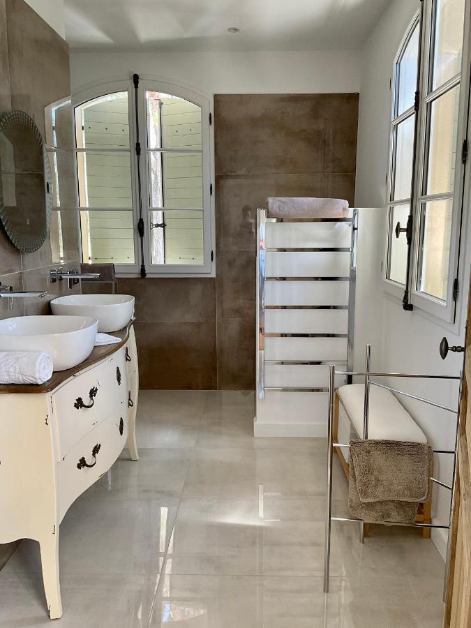 La Soleillade Aixoise Bed & Breakfast เอ็ก-ซอง-โพรวองซ์ ภายนอก รูปภาพ